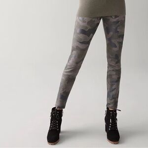 NWT White House Black Market Camo Runway Leggings, Size 12L